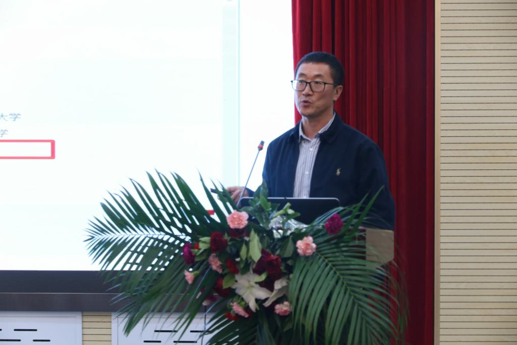 动科学院经理刘忠华做专题报告