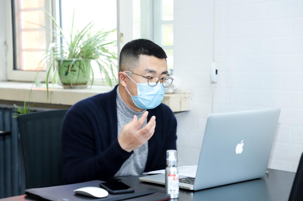 校团委吕嘉昌做创新创业大赛专项培训