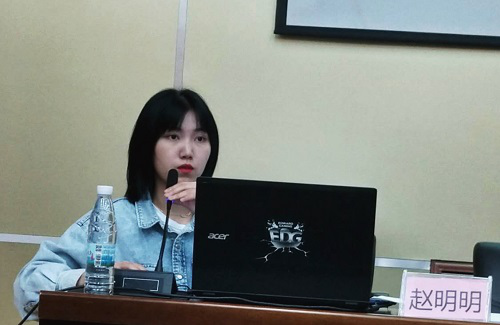 主讲嘉宾为同学们进行培训