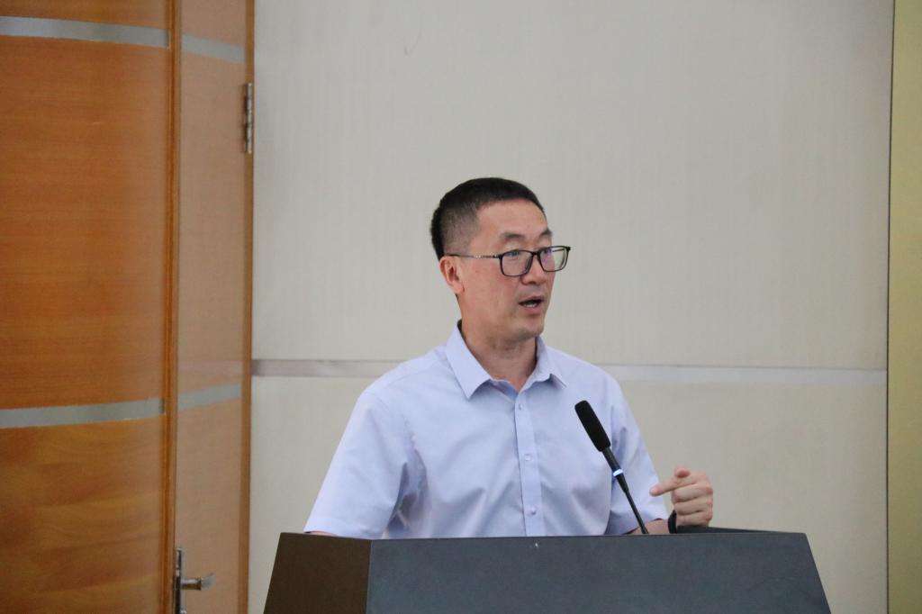刘忠华总结本学期工作